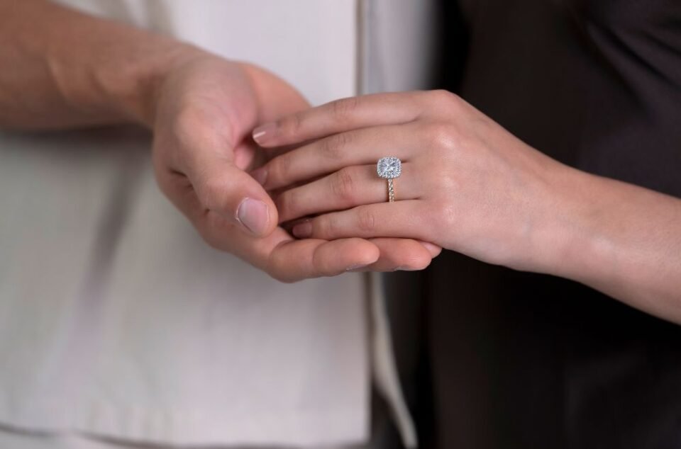 8 Stunning Lab Diamond Engagement Ring Designs for Brides in the UAE
