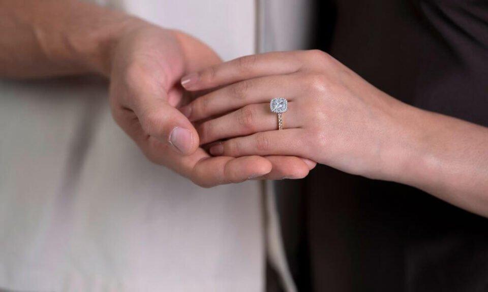 8 stunning lab diamond engagement ring designs